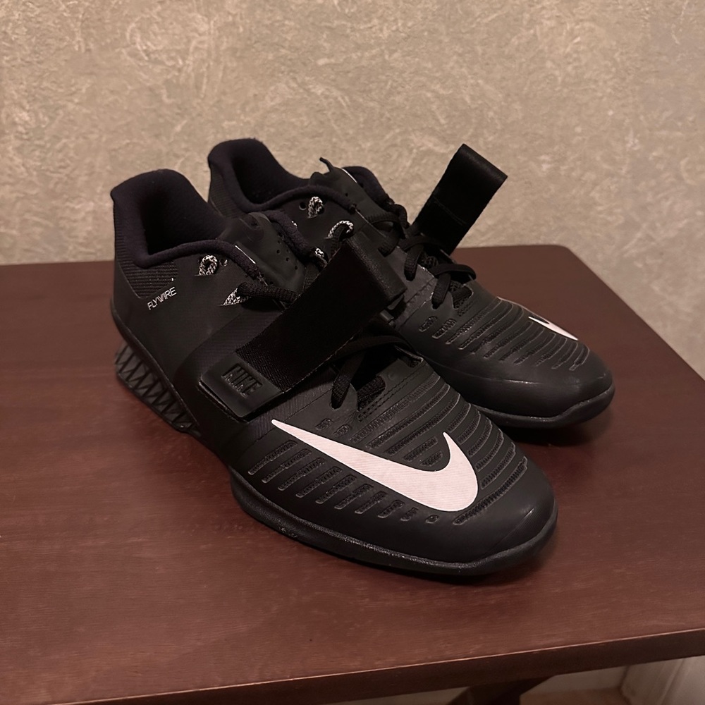 Nike romaleo 3 size 8